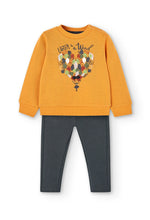 Cargar imagen en el visor de la galería, Conjunto Sudadera Mostaza Pantalón Gris