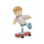 Cargar imagen en el visor de la galería, Muñeco Eduardo y su patineta