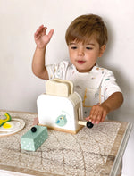 Cargar imagen en el visor de la galería, Tostador con set de desayuno