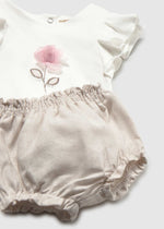 Cargar imagen en el visor de la galería, Conjunto Camiseta Flor Short Beige
