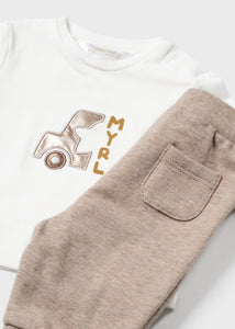 Conjunto Sudadera Carro Camiseta Pantalón Beige