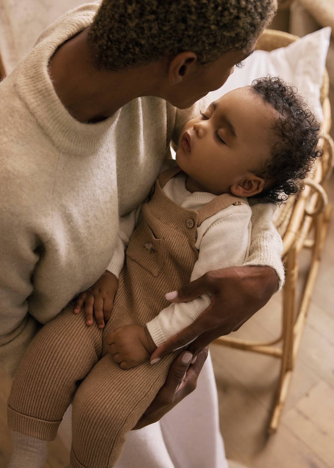 Conjunto Overol Café Camiseta