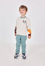 Cargar imagen en el visor de la galería, Conjunto Suéter Rayas Pantalón Verde
