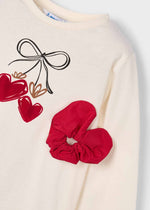 Cargar imagen en el visor de la galería, Camiseta Corazones con Scrunchie
