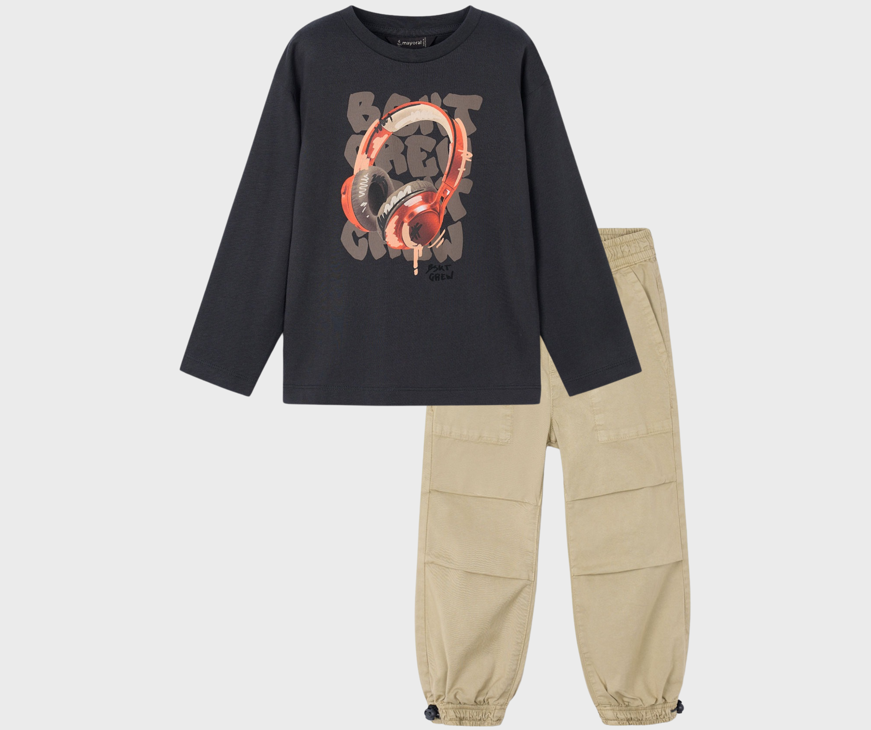 Conjunto Camiseta Audífonos Pantalón