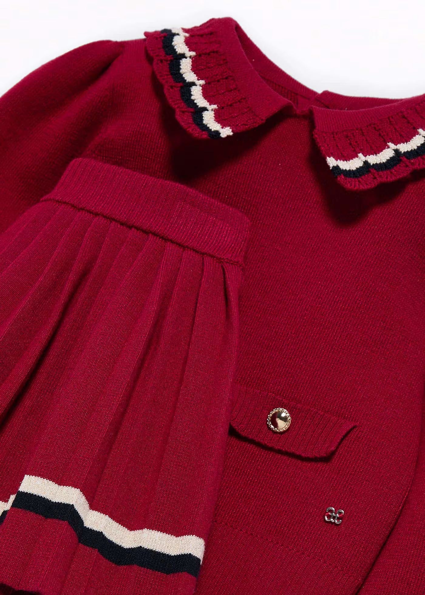 Conjunto Suéter y Falda Roja