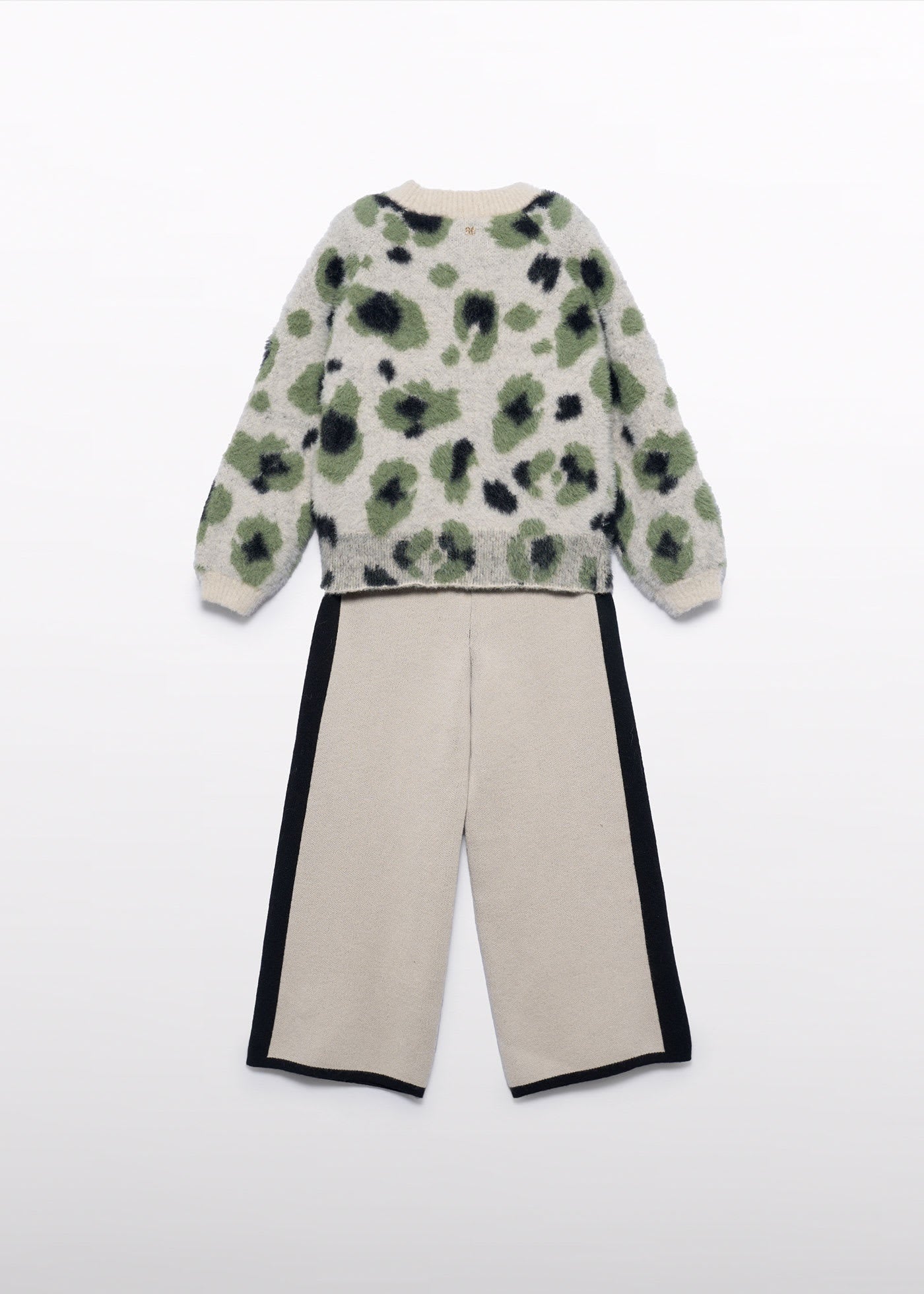 Conjunto Suéter Animal Print Pantalón