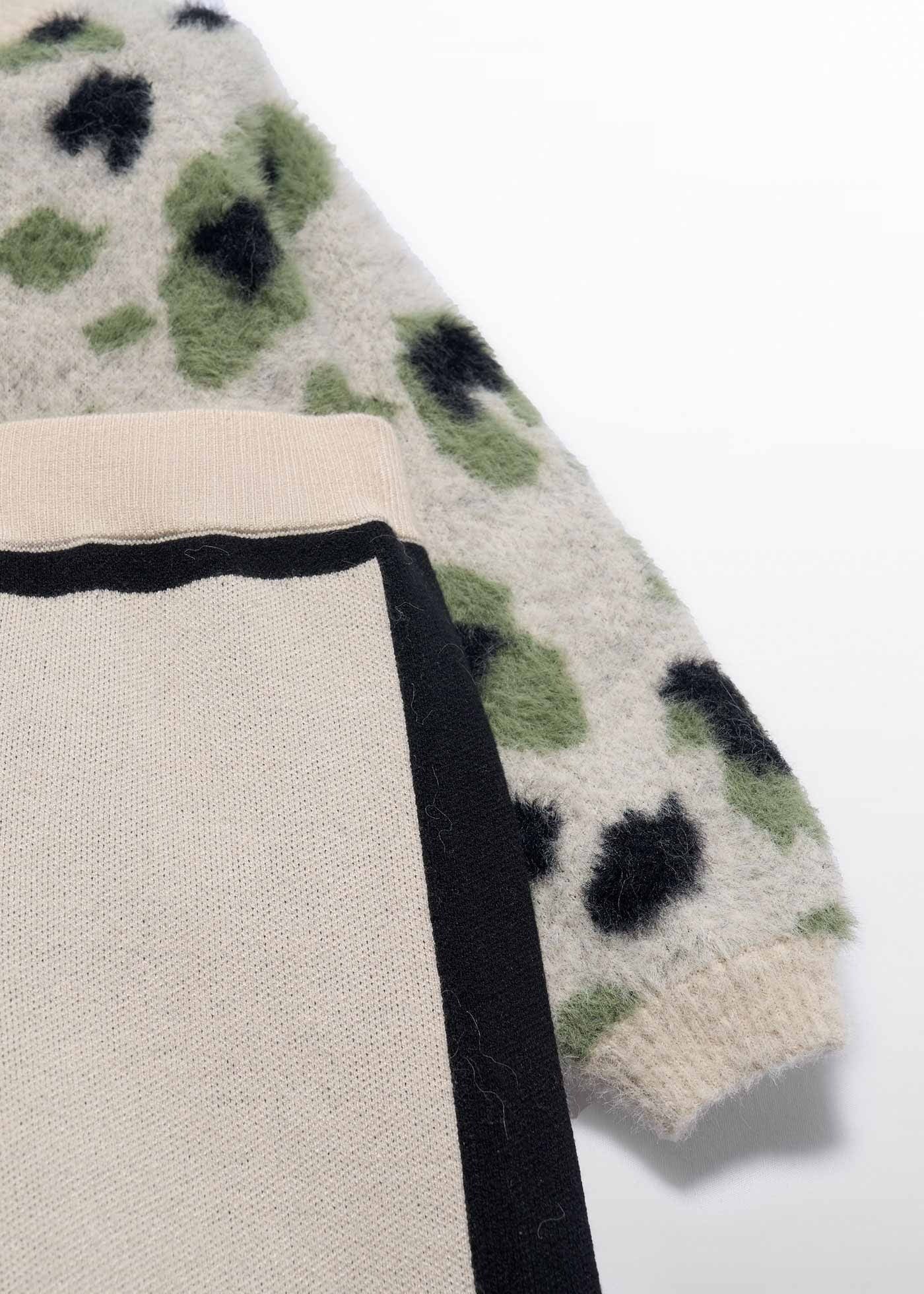 Conjunto Suéter Animal Print Pantalón