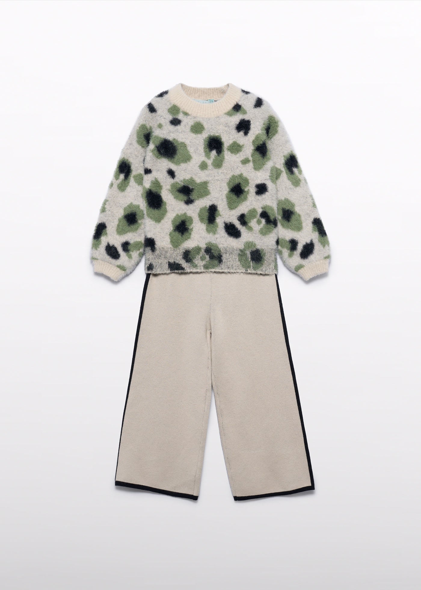Conjunto Suéter Animal Print Pantalón