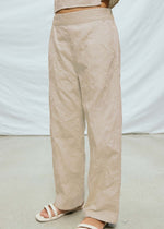 Cargar imagen en el visor de la galería, Conjunto Blusa y Pantalón Arena
