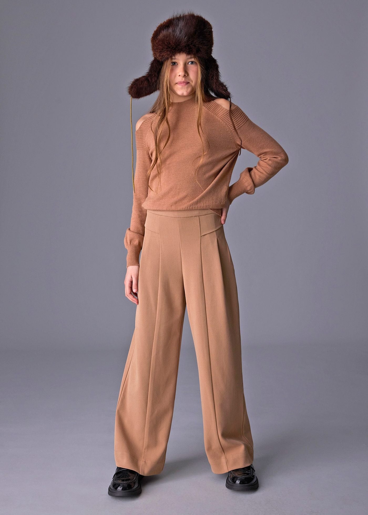 Conjunto Suéter Rayas Pantalón Camel