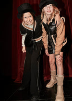 Cargar imagen en el visor de la galería, Conjunto Suéter Cerezas Pantalón Negro
