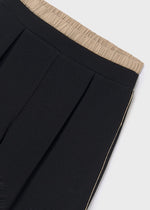 Cargar imagen en el visor de la galería, Conjunto Suéter Cerezas Pantalón Negro
