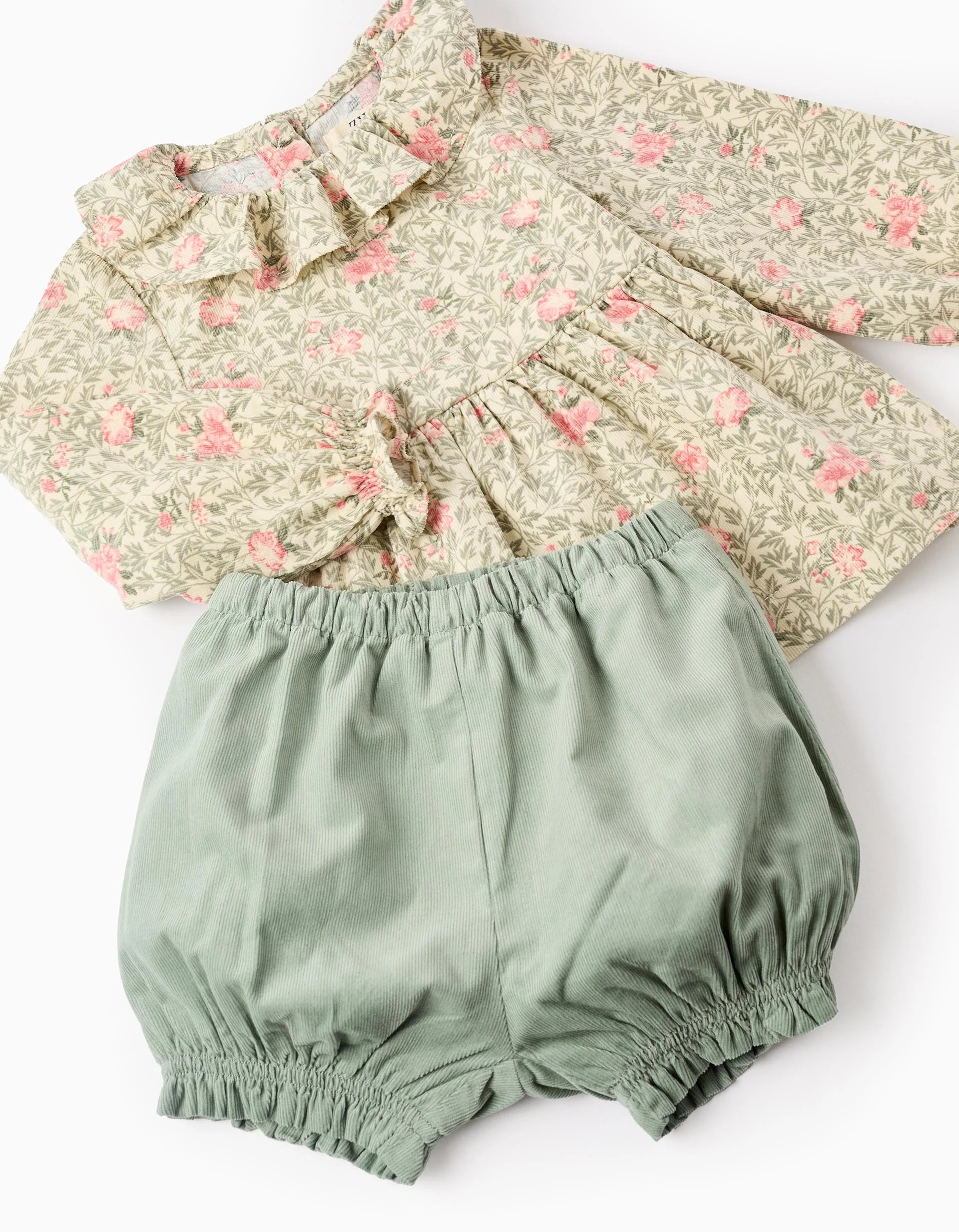 Conjunto Blusa Flores Short Verde