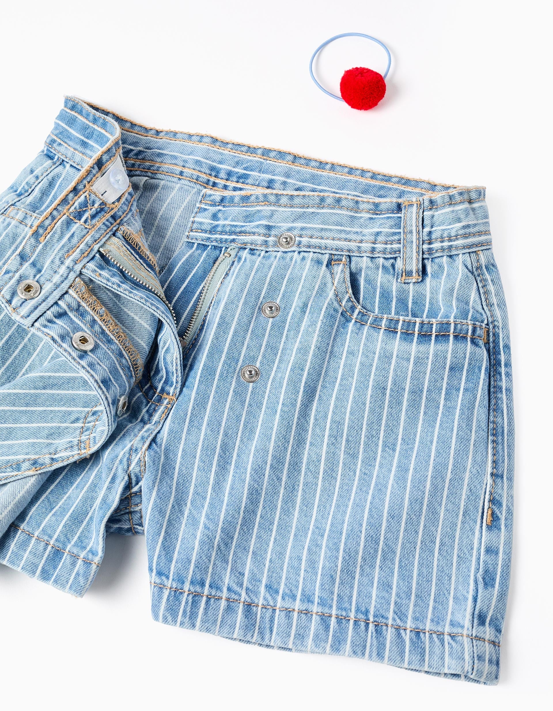 Conjunto Blusa Blanca Short Falda Mezclilla con Liga