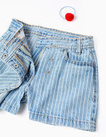 Cargar imagen en el visor de la galería, Conjunto Blusa Blanca Short Falda Mezclilla con Liga
