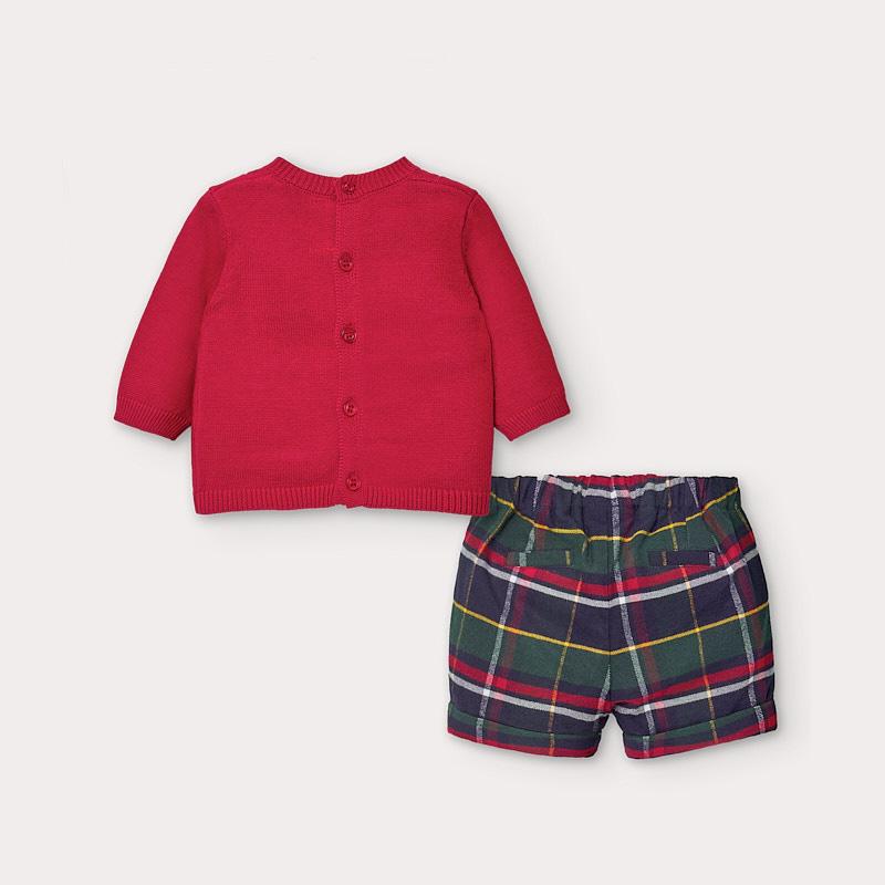 Conjunto Suéter Rojo y Short Cuadros