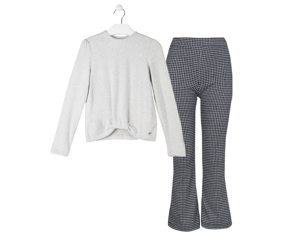 Conjunto Blusa Gris Pantalón Cuadros